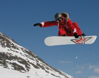  Clase de snowboard en los Alpes